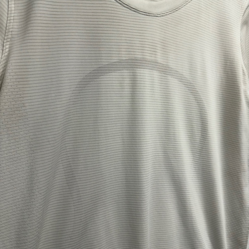 Lululemon Swiftly Tech Short Sleeve 2.0 Women 8 White Grey Striped Seamless Top - Picture 5 of 7